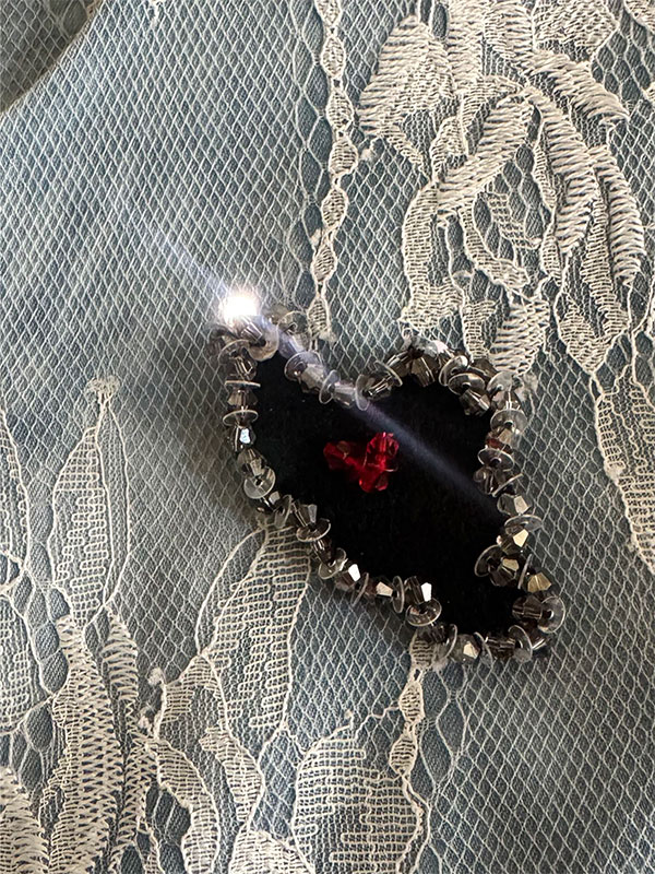 وَتَن BROOCH